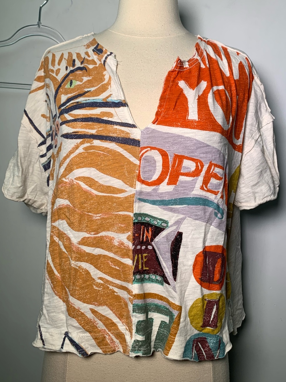 Anthropologie Pilcro Top Ivory Yellow Spliced Cat Graphic Tee size S art to wear